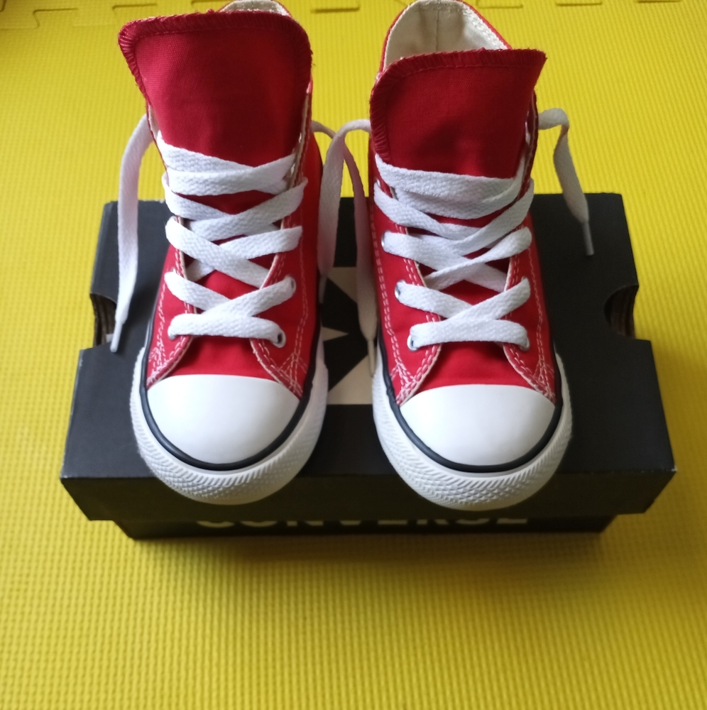 🤩Sz 10 CONVERSE🤩